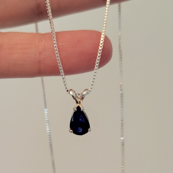 Jewelry - New 2ct Natural Blue Sapphire Pendant With A Chain